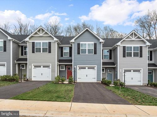 125 Gunnison Dr, HEDGESVILLE, WV, 25427-7735 | Card Image