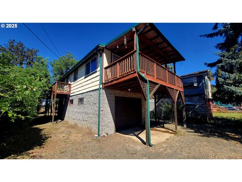 185 Se Mill St, Myrtle Creek, OR, 97457-7332 | Card Image