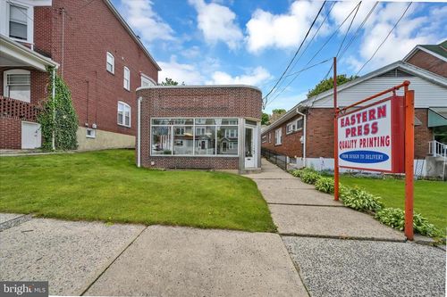 2067 W Market St, Pottsville, PA, 17901-1905 | Card Image