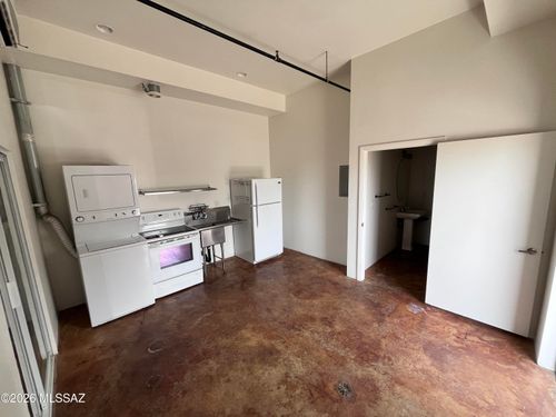 4-1350 S 8th Avenue, Tucson, AZ, 85713 | Card Image