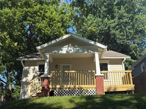 2010 N 2nd St, Saint Joseph, MO, 64505-2514 | Card Image