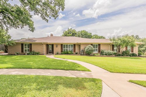 11 Country Club Ct, Pantego, TX, 76013-3035 | Card Image