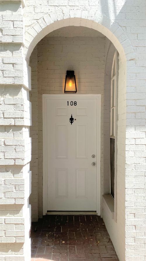 apt-108-3605 Brown St, Dallas, TX, 75219-4745 | Card Image