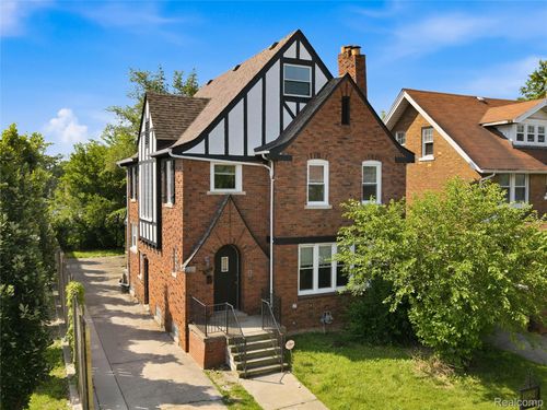 1945 Atkinson St, Detroit, MI, 48206-2008 | Card Image