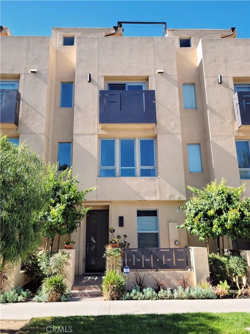 10714 Bloomfield, Toluca Lake, CA, 91602 | Card Image