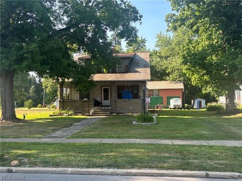 284 W Main St, Andover, OH, 44003-9727 | Card Image