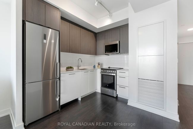 1110 - 215 Veterans Dr, Condo with 2 bedrooms, 2 bathrooms and 1 parking in Brampton ON | Image 16
