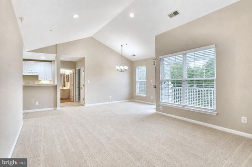 301-25340 Lake Mist Sq, CHANTILLY, VA, 20152-5352 | Card Image