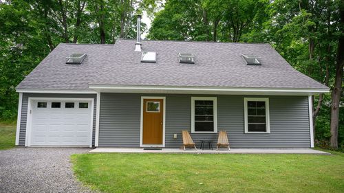 98 River Road, Brunswick, ME, 04011 | Card Image