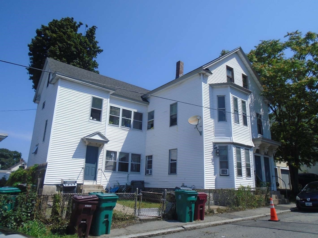 Barrington St, Lowell, MA 01852