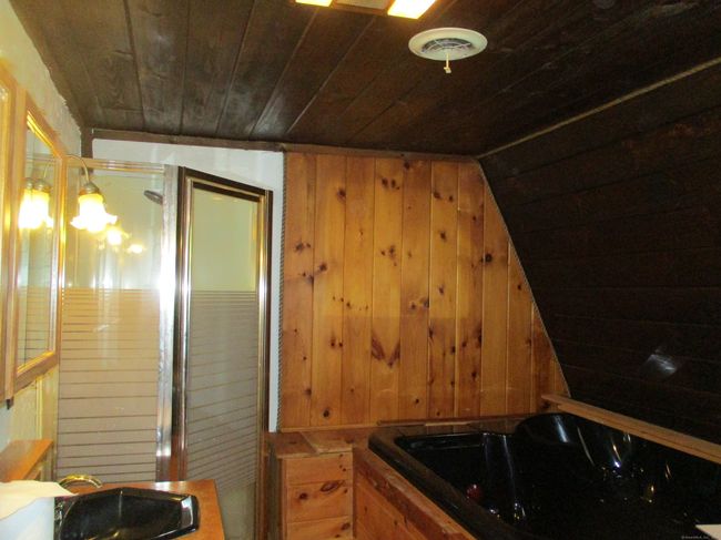 402 Brandy Hill Rd, House other with 2 bedrooms, 2 bathrooms and null parking in Thompson CT | Image 20