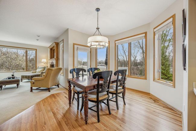 Bayed dinette leads to deck. | Image 10