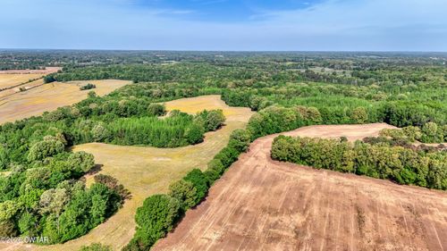19735 Highway 22 N, Wildersville, TN, 38388-8353 | Card Image