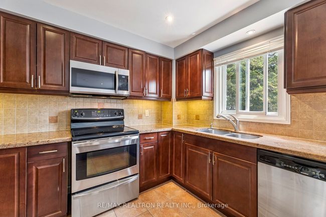 6 Gardiner Dr, House other with 6 bedrooms, 4 bathrooms and 2 parking in Ajax ON | Image 12