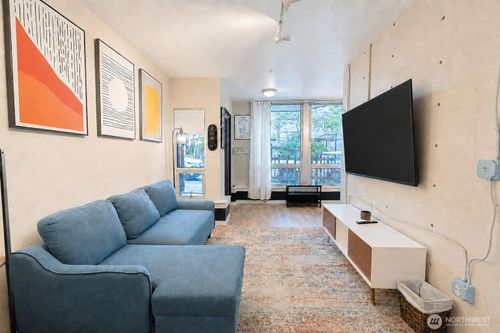 e6-1420 E Pine St, Seattle, WA, 98122-4089 | Card Image