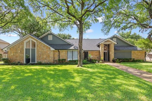 9519 Oak Springs Dr, Woodway, TX, 76712-6401 | Card Image