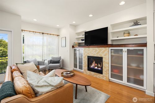 b-209 27th Ave E, Seattle, WA, 98112-5426 | Card Image