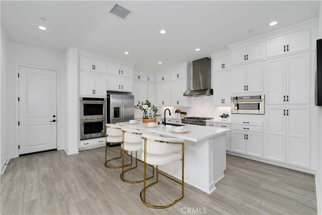 484 Chorus, Condo with 3 bedrooms, 3 bathrooms and 2 parking in Irvine CA | Image 5