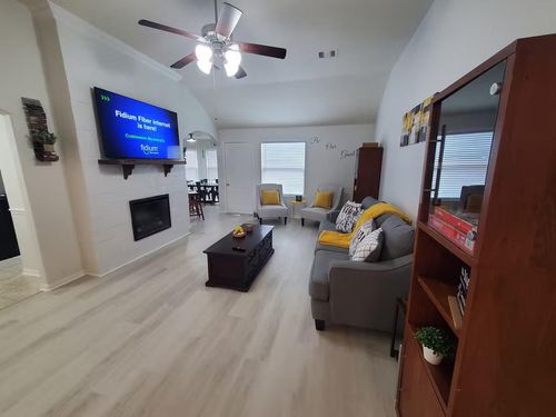 981 Arbor Xing, Conroe, TX, 77303-4091 | Card Image