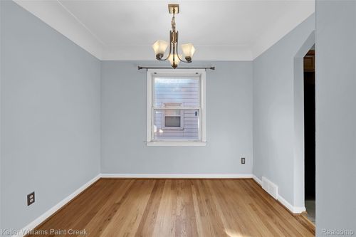 201 N Kenwood Ave, Royal Oak, MI, 48067-2375 | Card Image
