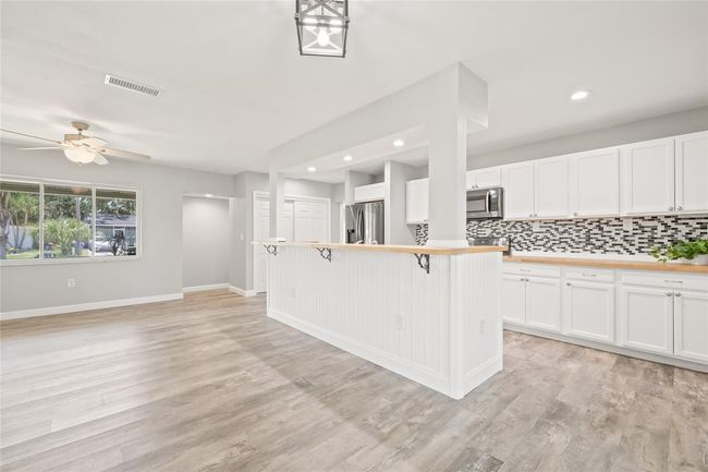 6012 Flora Ter, House other with 3 bedrooms, 2 bathrooms and null parking in APOLLO BEACH FL | Image 15