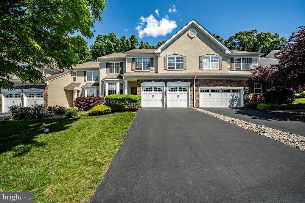 Cottonwood Ln, Chester Springs, PA 19425