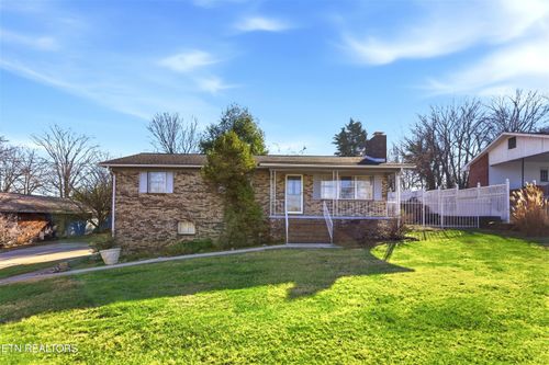 2405 Huckleberry Dr, Louisville, TN, 37777-3905 | Card Image