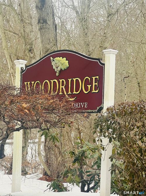 unit-1e-11 King Arthur Dr, Niantic, CT, 06357-1215 | Card Image