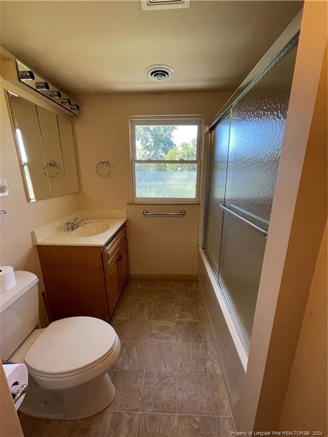 Hall Bath | Image 16