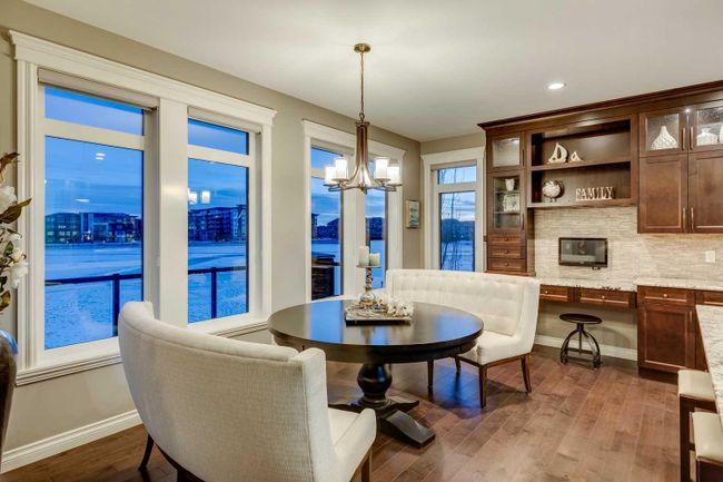 123 Mahogany Bay Se, Home with 4 bedrooms, 3 bathrooms and 7 parking in Calgary AB | Image 12