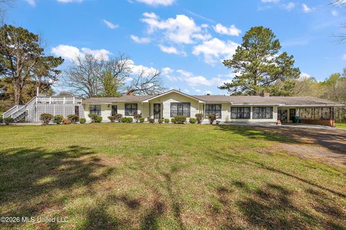 1409 Ross Cir, Jackson, MS, 39209-9718 | Card Image