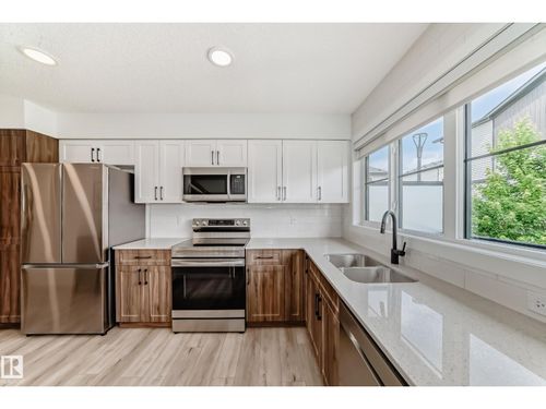 75-1203 163 St Sw, Edmonton, AB, T6W3X1 | Card Image