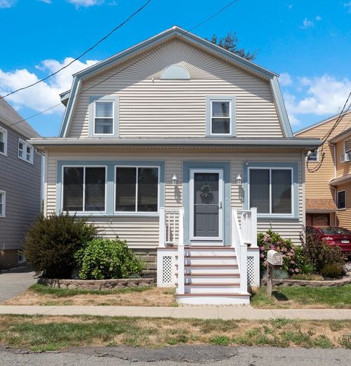 47 Emerson Street Ext, Peabody, MA, 01960-4215 | Card Image