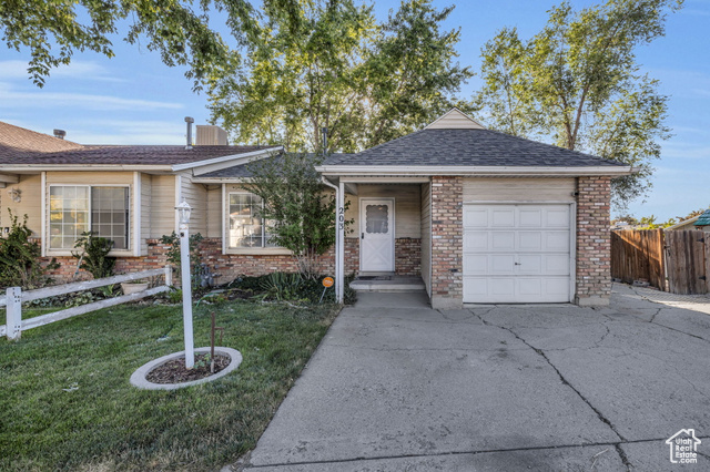 10600 , Sandy, UT 84070