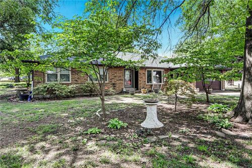5 W 13th St, Eudora, KS, 66025-9424 | Card Image