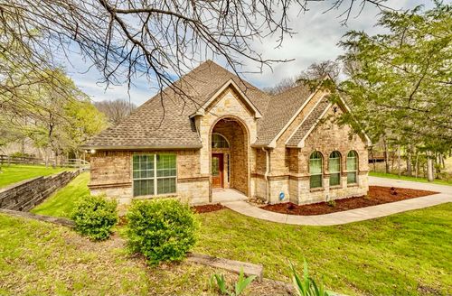 137 N Natural Spring Ln, Azle, TX, 76020-1375 | Card Image
