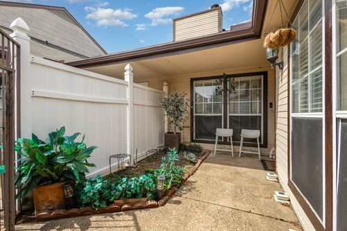 3217 Whatley Dr, Garland, TX, 75043-1558 | Card Image