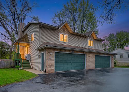 1424 S River Rd, New Berlin, WI, 53151 | Card Image