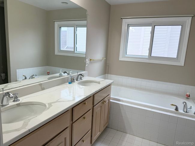 28975 Hearthstone Dr, House other with 4 bedrooms, 5 bathrooms and null parking in Novi MI | Image 20