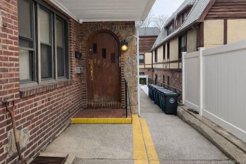 2-35-25 190th St, Flushing, NY, 11358-2383 | Card Image