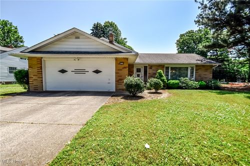 4319 W Bend Dr, Willoughby, OH, 44094-7944 | Card Image
