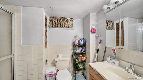 9 Melville Rd N, Huntingtn Sta, NY, 11746-7600 | Card Image