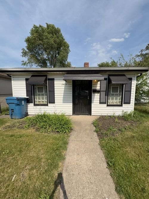 2425 Prospect St, Gary, IN, 46407-3721 | Card Image