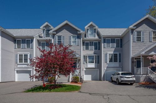 17 Georgetown Dr, Nashua, NH, 03062-4214 | Card Image