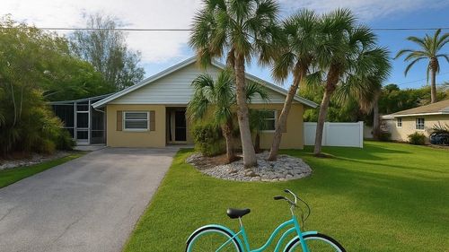 210 84th St, HOLMES BEACH, FL, 34217-1022 | Card Image