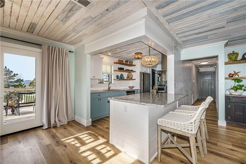 217 Stateline Dr, Holiday Island, AR, 72631-4312 | Card Image