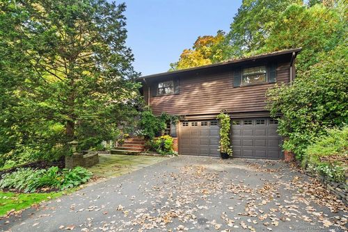 90 Richmond Ln, West Hartford, CT, 06117-1631 | Card Image