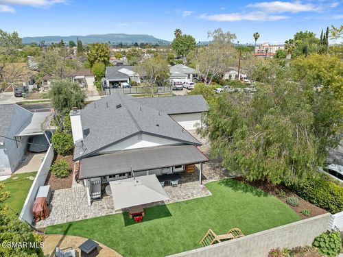6657 Quartz Ave, Winnetka, CA, 91306-4337 | Card Image