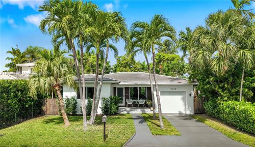 9008 Emerson Ave, Surfside, FL, 33154-3214 | Card Image
