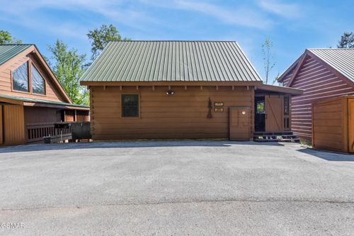 822 Eagle Cove Way, Gatlinburg, TN, 37738-1439 | Card Image